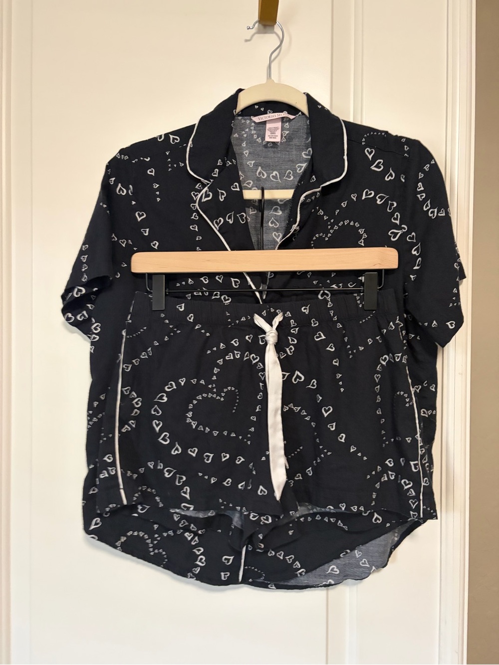 🖤🪽💋Victoria's Secret Heart Attack Button-Up Pajama Top & Shorts Set♥️🪽🖤